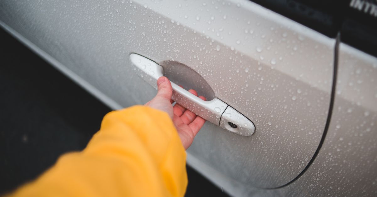 Fast Car Lockout Service That Skips the Dealer Trip — Lake County Pro Locksmith